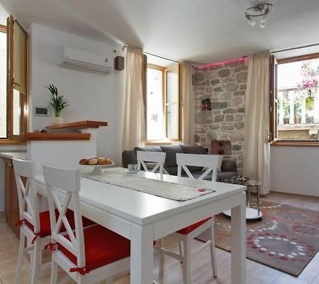 Old Town Apartment Mila Сплит Екстериор снимка